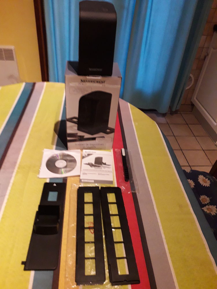 SCANNER DE DIAPOSITIVES ET NEGATIFS. 15 Fr�vent (62)