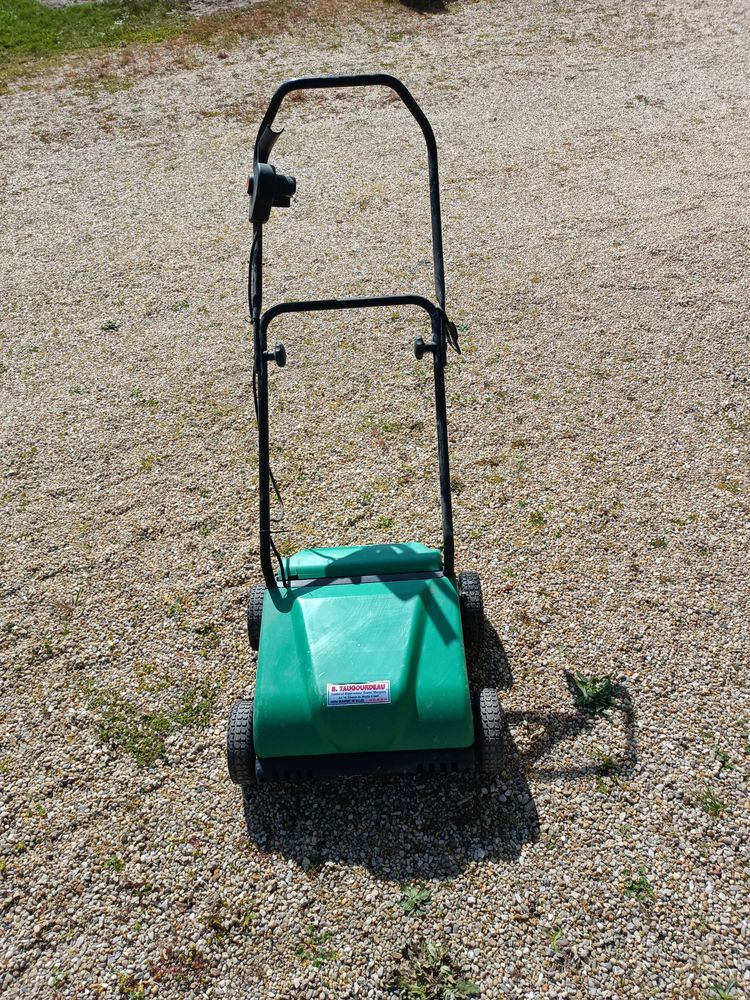 scarificateur �lectrique largeur 30 Cm 50 Beaufort-en-Vall�e (49)