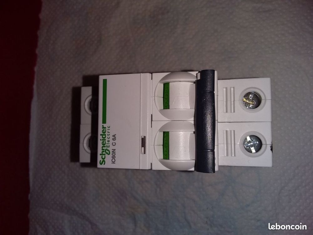 Schneider - Disjoncteur, Acti9 iC60N, 2P, 6 A, courbe C, 16 Serres-Castet (64)
