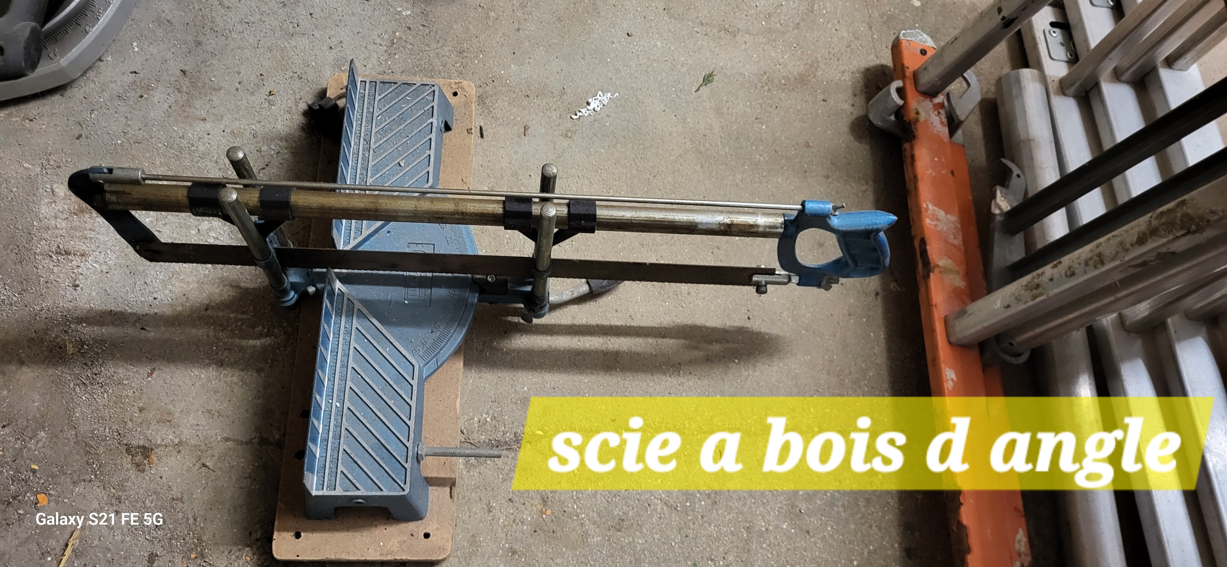 Scie � bois d angle 15 Erquery (60)