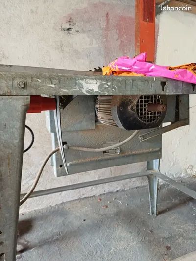 Scie a bois 300 Nilvange (57)