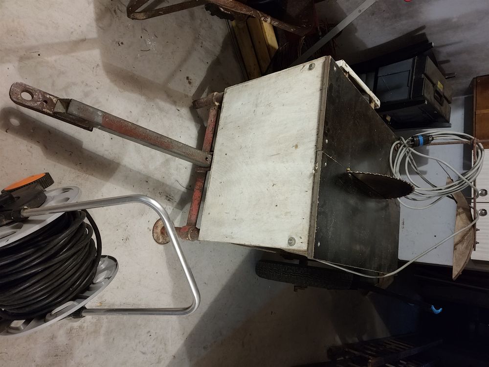 Scie � buches, Lame carbure D 500, Moteur tri 380. 200 Dortan (01)