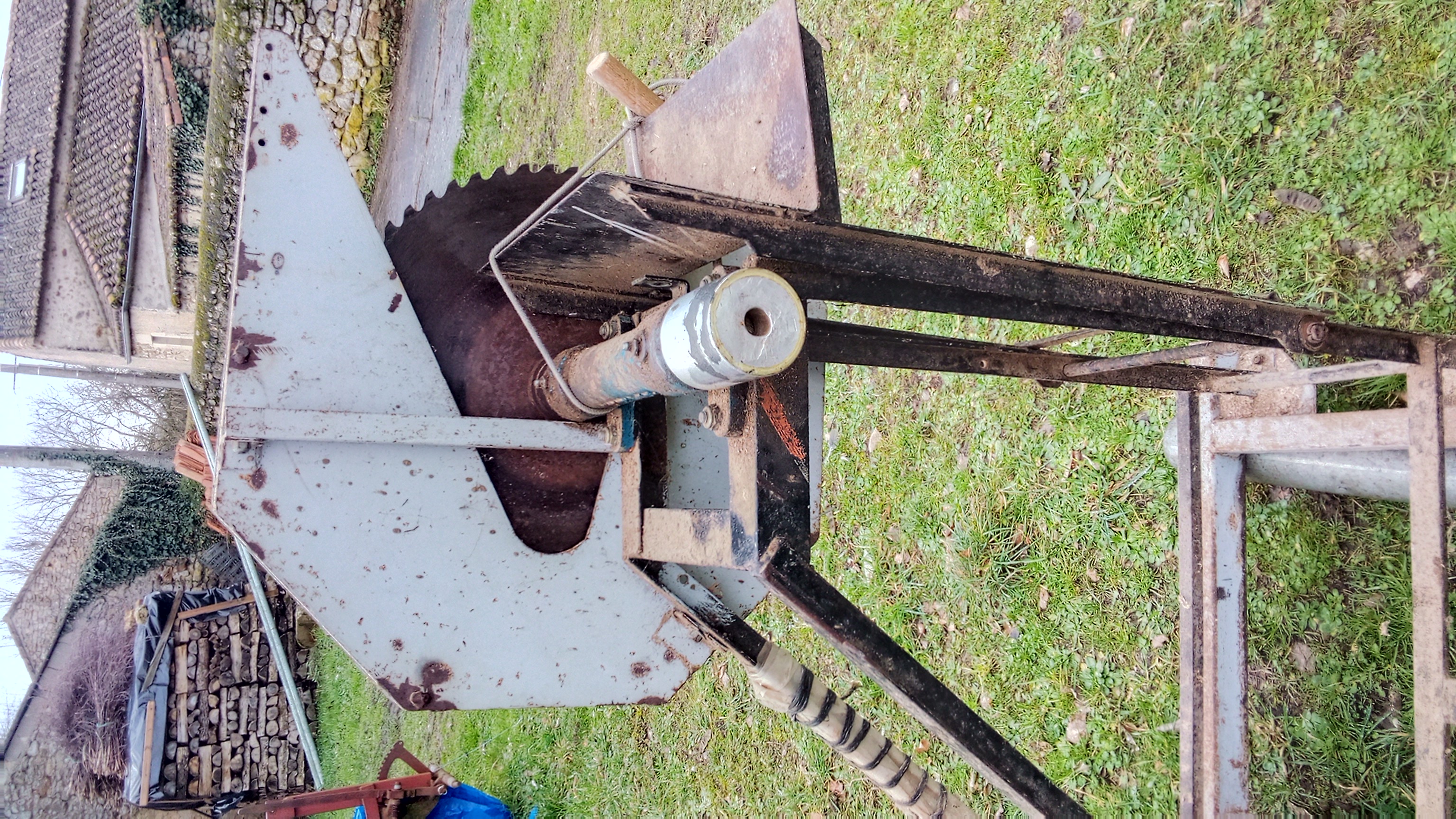 Scie � buches 175 Pressigny (79)