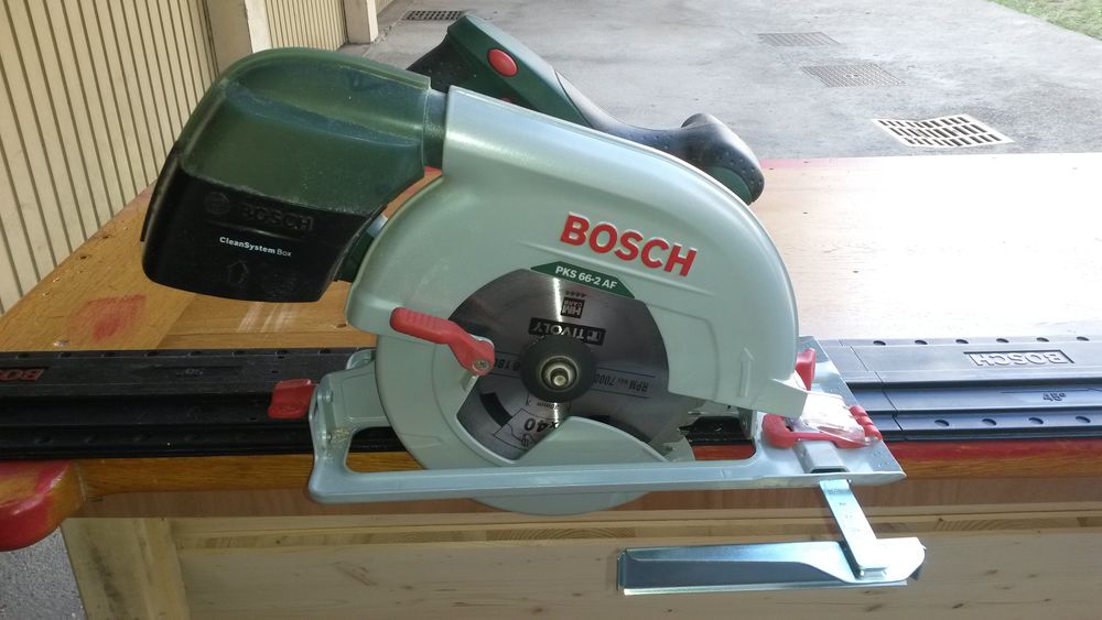 Scie circulaire filaire BOSH 80 Grenoble (38)