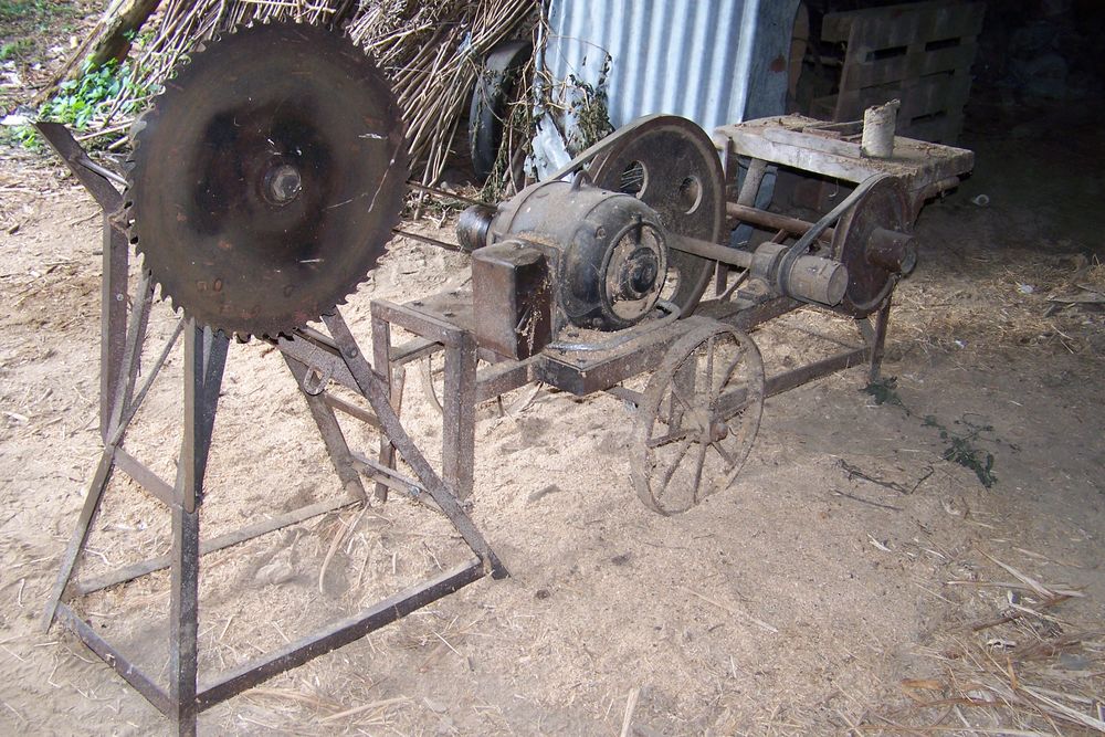 1 Scie circulaire Moteur 380 Volt 120 Villemontais (42)