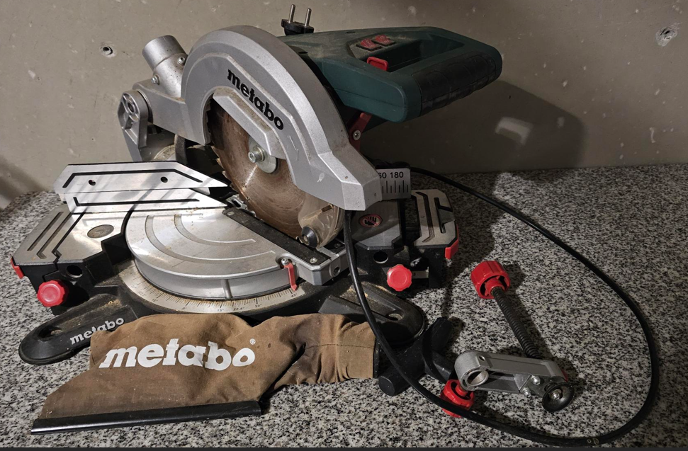 Scie circulaire & table � onglets Metabo 90 Strasbourg (67)