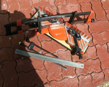 Scie d'encadreur manuelle 12 Carc�s (83)