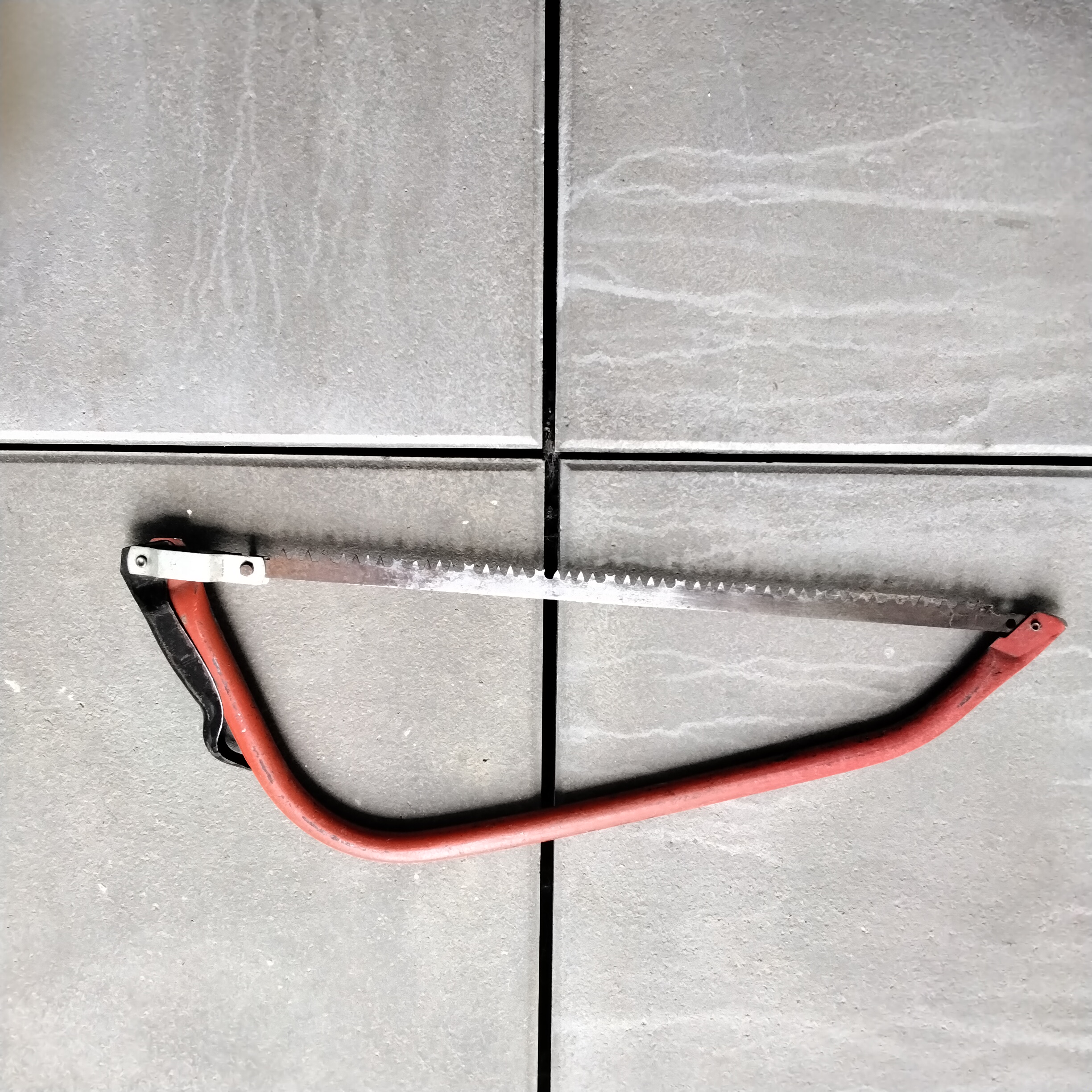 scie a main 5 Nantes (44)