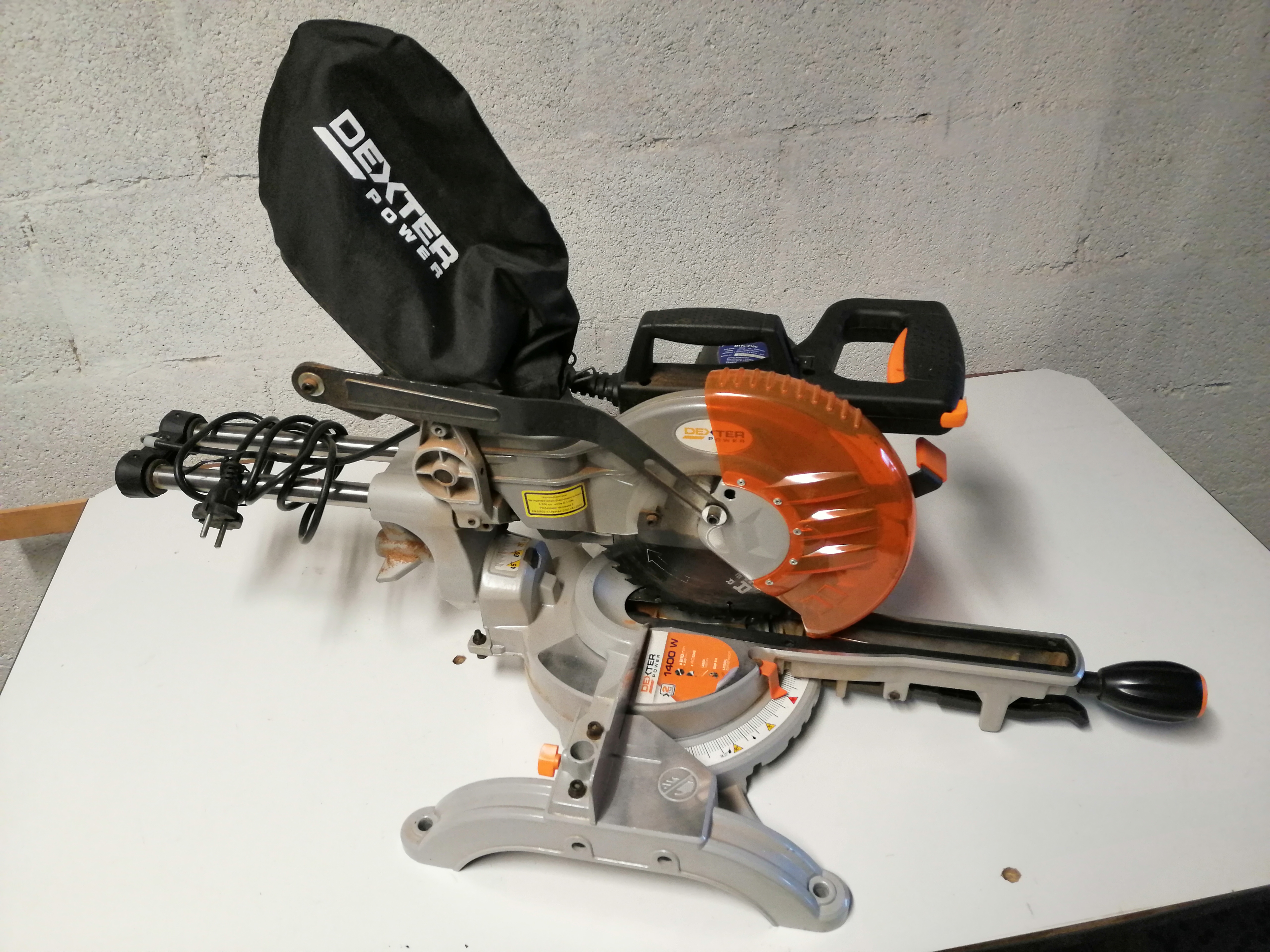 scie � onglets Dexter 0 Rouen (76)