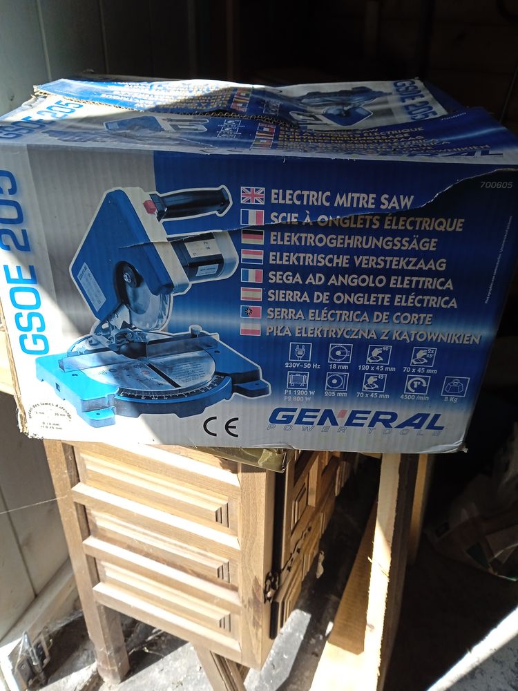 scie a onglets �lectrique plus scie manuelle 60 Hoymille (59)