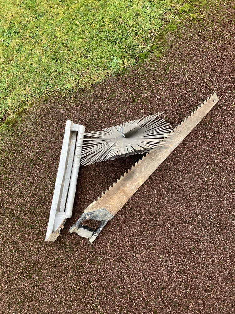 Scie � pierre , h�risson de ramonage et guillaume � pl�tre 50 Survilliers (95)