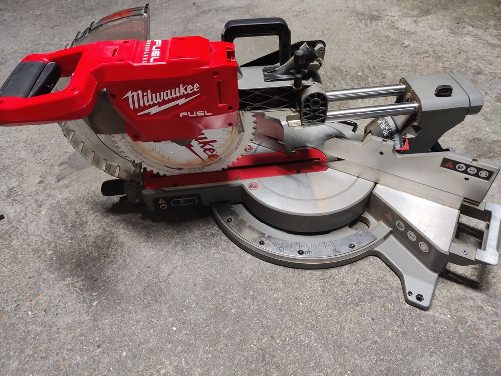 Scie radiale Milwaukee 350 Paris 9 (75)