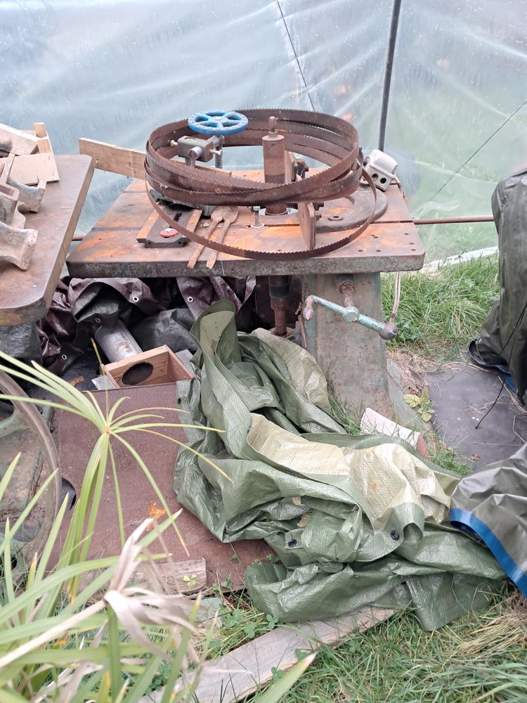 Scie � ruban 700 Saint-Aubin-de-Lanquais (24)