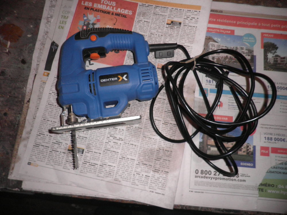 scie sauteuse. 20 Le Revest-les-Eaux (83)