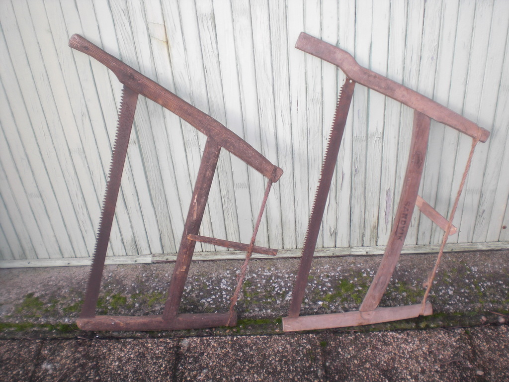 2 scies � buches 10 Monteux (84)