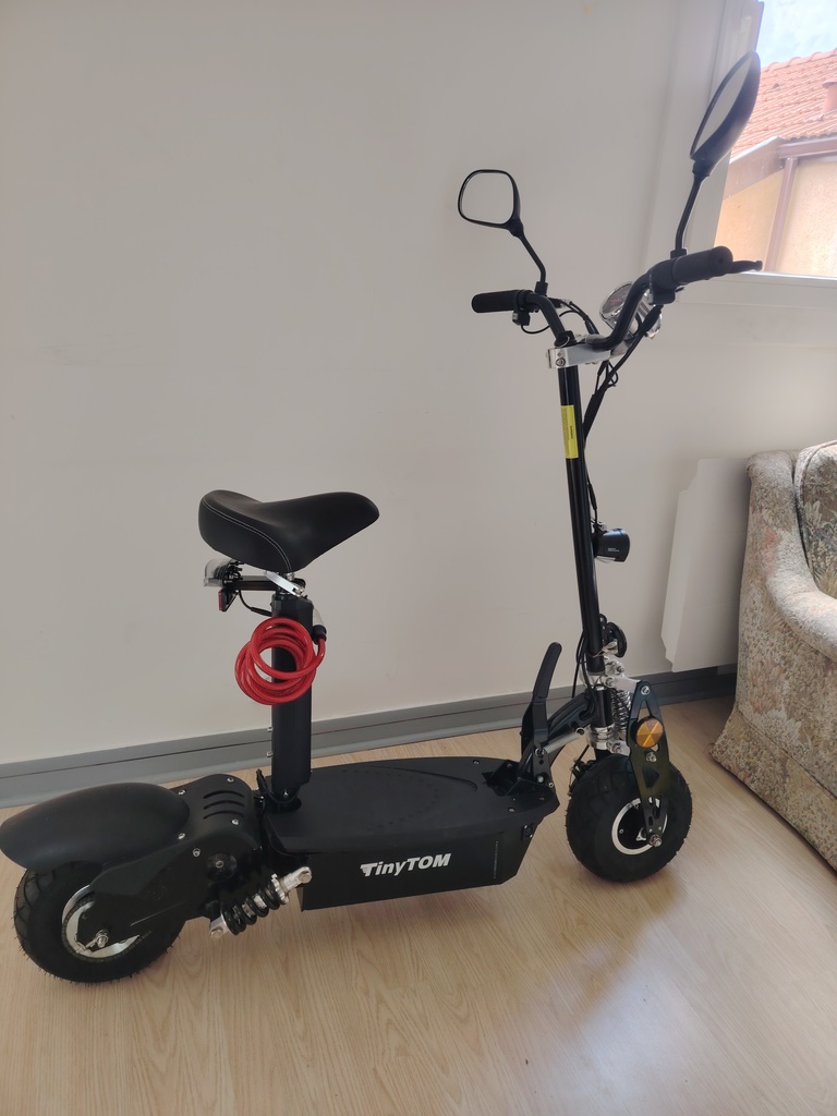 Scooter �lectrique TinyTOM noir avec si�ge 450 Sagy (71)