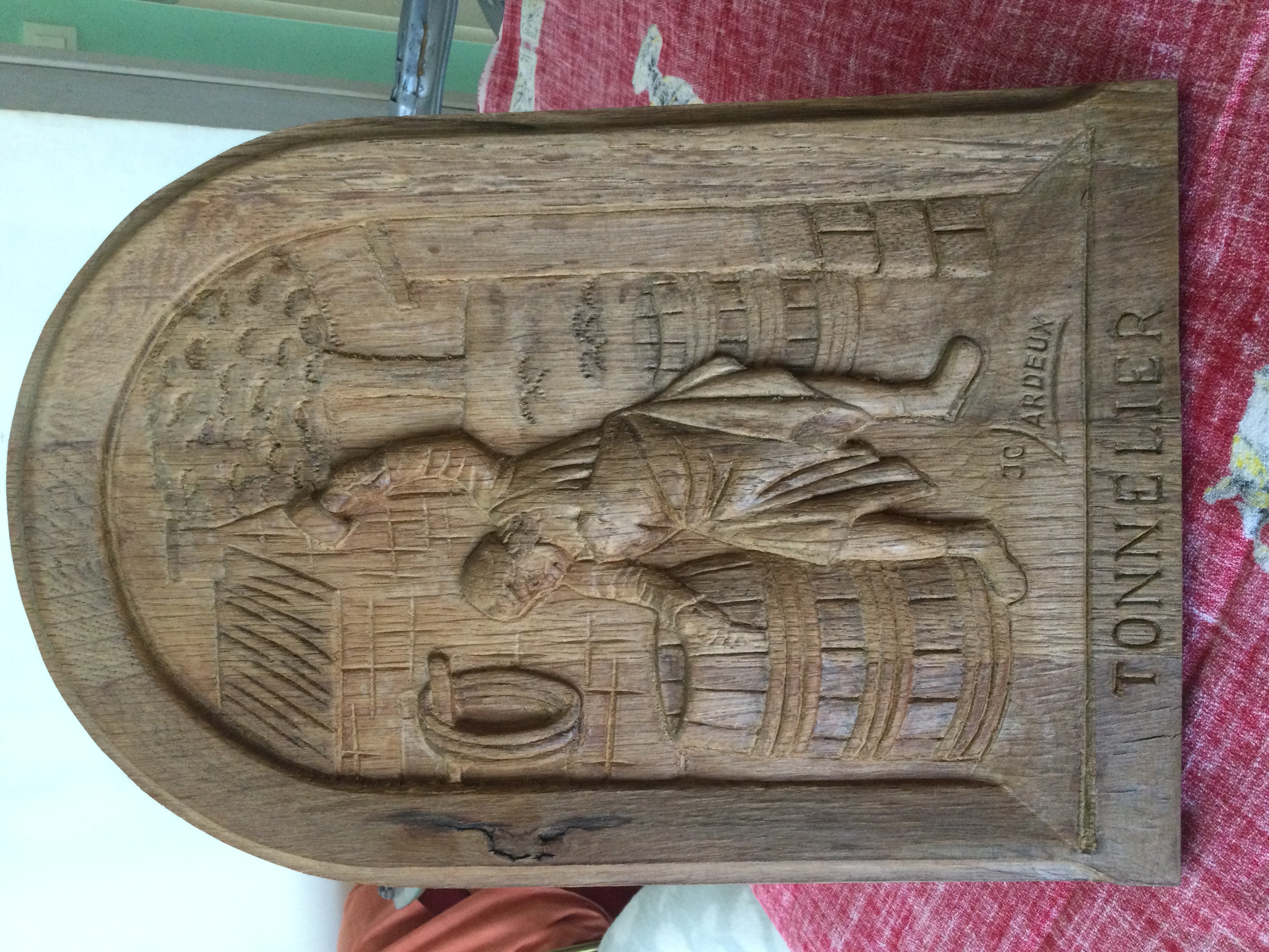 Sculpture sur bois Le Tonnelier 48 Toulouse (31)