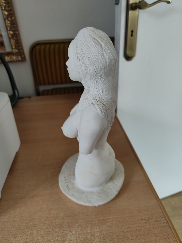 Sculpture �rotique en terre cuite blanche buste femme 40 Villecresnes (94)