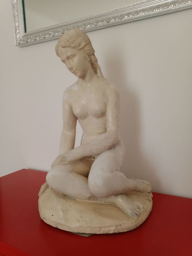 Sculpture de femme en pierre 50 Cannes (06)