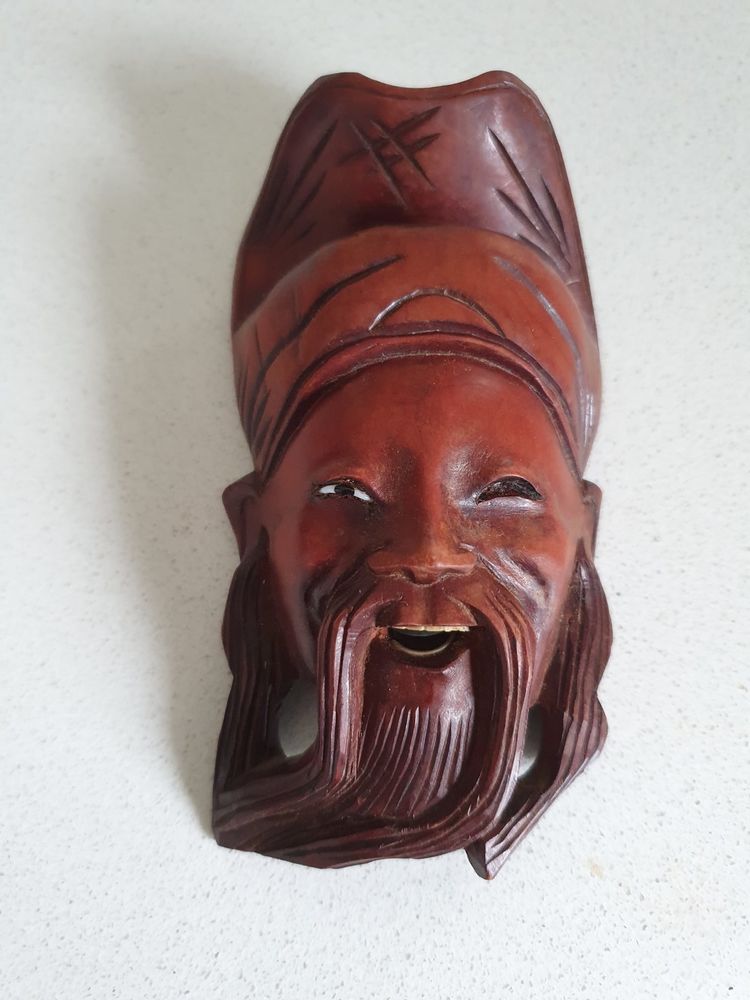 Sculpture t�te asiatique vintage en bois ? visage rieur, sty 36 Plouhinec (56)