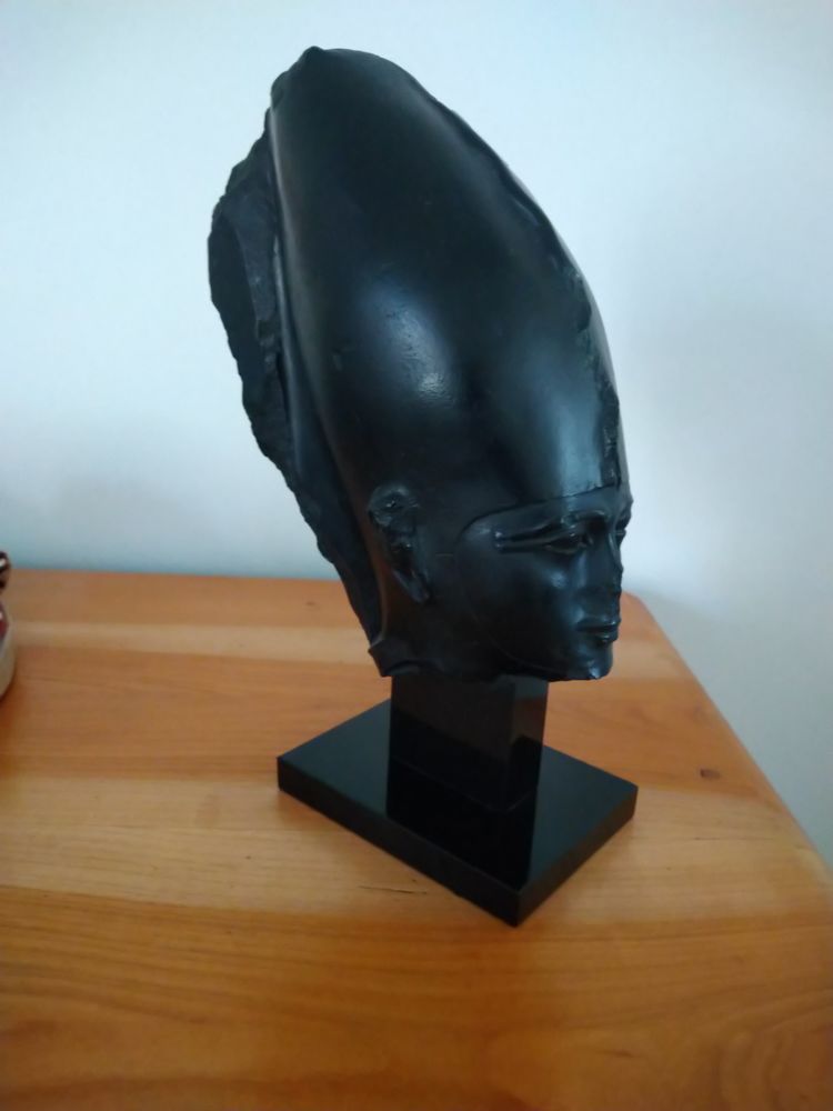 Sculpture  tête d'Osiris, moulage du musée du Louvre.  70 Saint-Quentin (02)