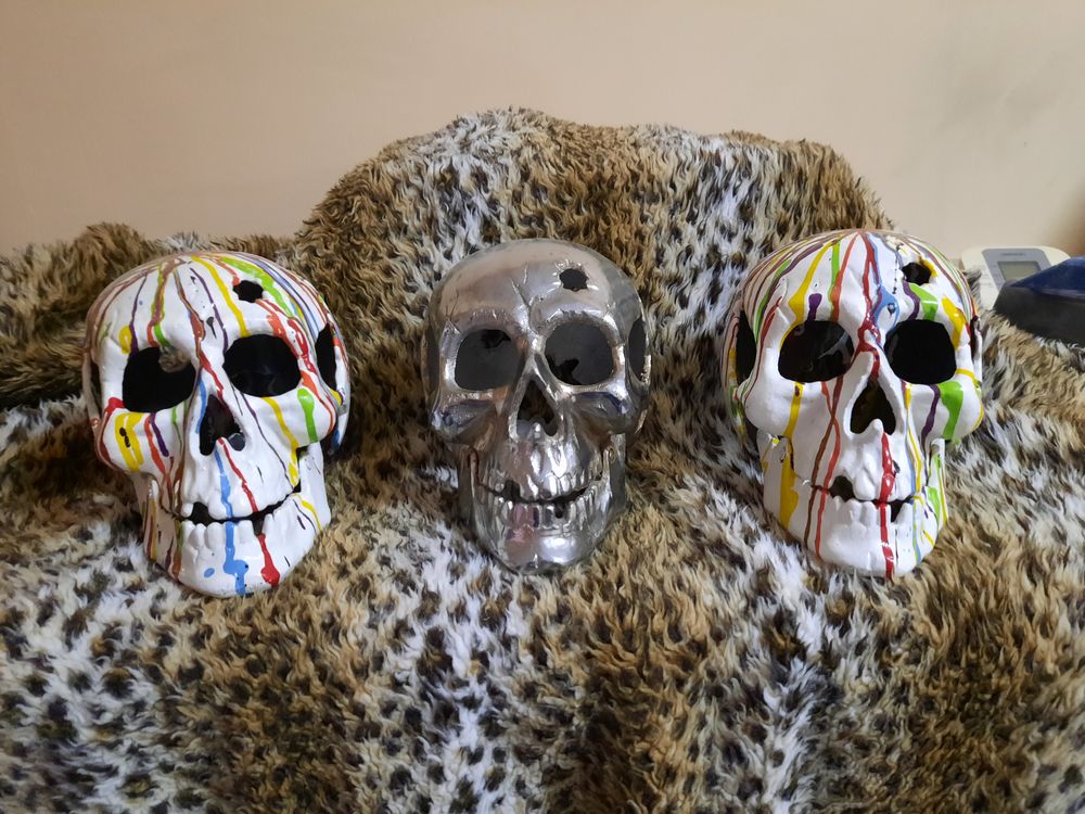 Lot de 3 sculptures   cr�ne   en m�tal ? design 299 Rosenau (68)