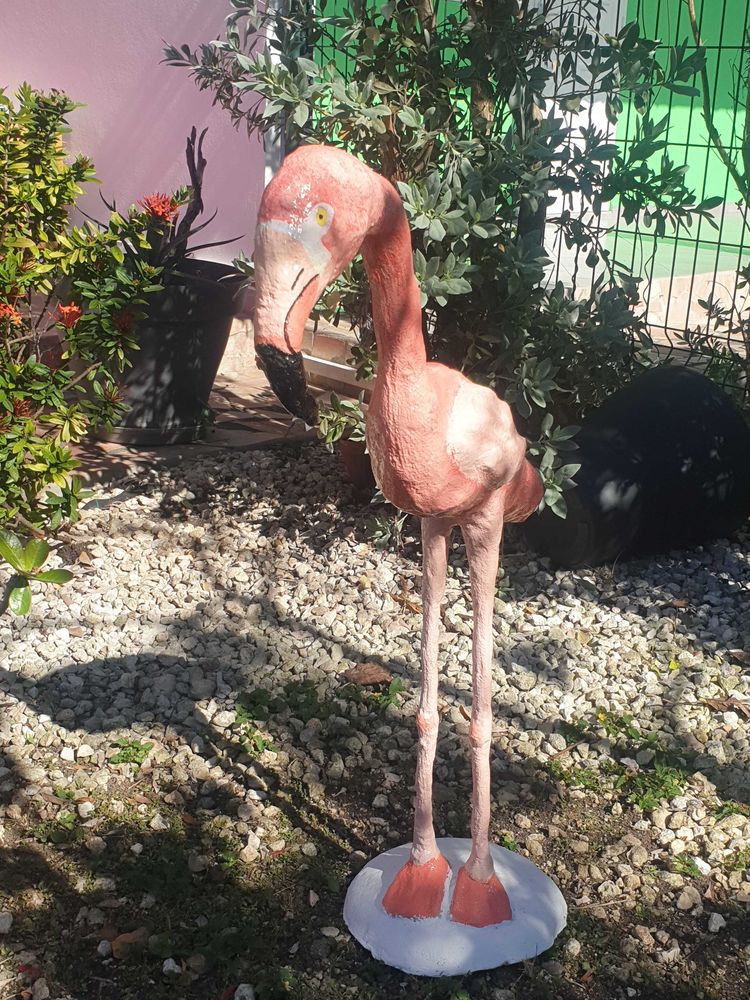 sculture flamant rose en b�ton d�coration de jardin 80 Saint-Fran�ois (97)
