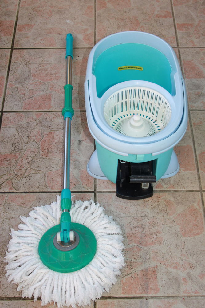 Seau avec panier essoreur double 20 Montigny-Lencoup (77)