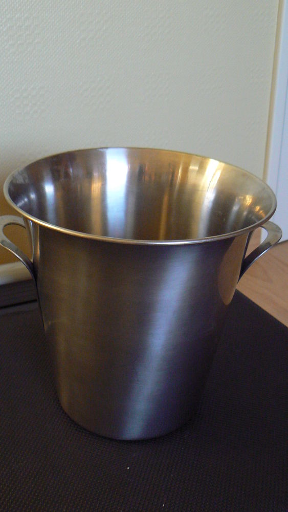 SEAU A CHAMPAGNE  GUY  DEGRENNE     
0 Mouvaux (59)