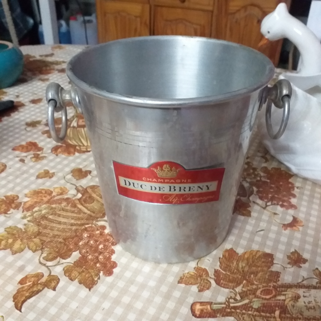 Seau � Champagne M�tal Duc de Breny 9 Aubagne (13)