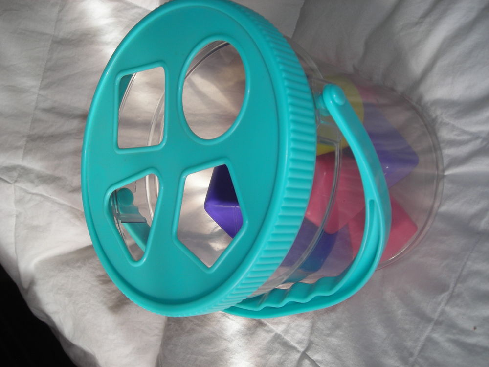 seau �ducatif en plastique 2 Neuilly-le-R�al (03)