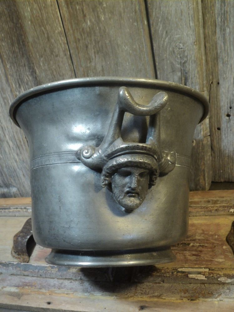 Seau � Glace Rafra�chissoir en �tain D�cor Masques Antique 30 Loches (37)