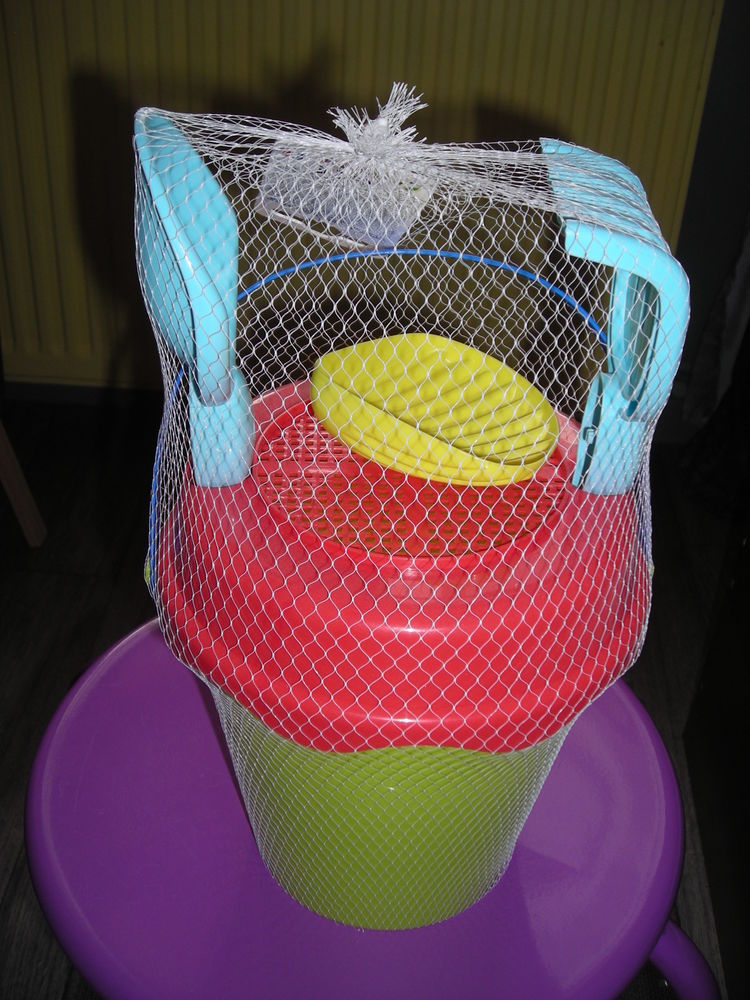 SEAU DE PLAGE 0 Neuilly-le-R�al (03)