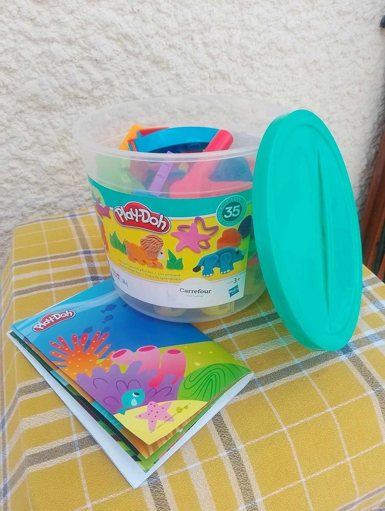 Seau  Play-Doh  avec 4 Outils, 40 Acc. & P�tes � Modeler 17 La Fert�-Alais (91)