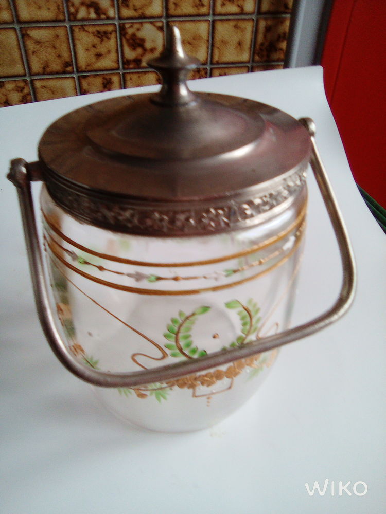 seaux � biscuits Art D�co ann�e 1920
Chacun est diff�rent 
25 Br�tigny-sur-Orge (91)