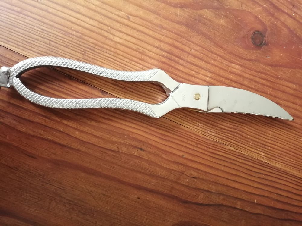 S�cateur � volaille 10 Sauteyrargues (34)