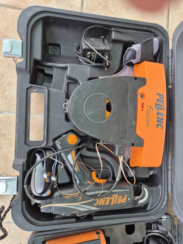 SECATEURS+ET+LIEUSE+PELLENC+�lectrique 300 Bouniagues (24)