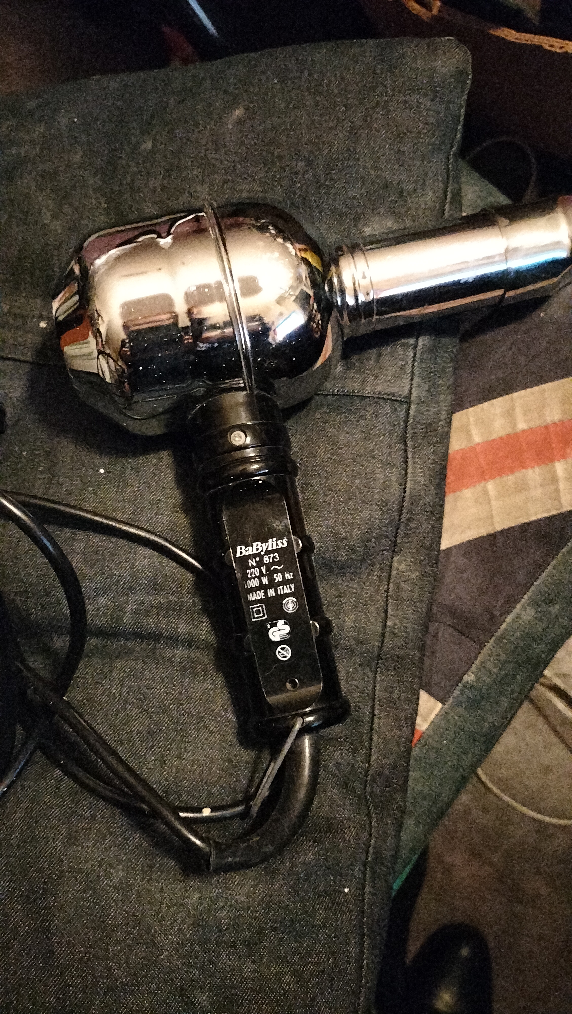 S�che cheveux Babyliss pro m�tal chrom� tr�s bon �tat. Vinta 22 Cachan (94)