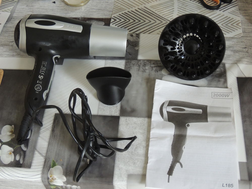 SECHE CHEVEUX 7 Saint-Germain-sur-Vienne (37)