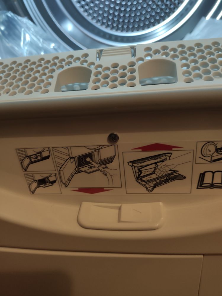 S�che linge � condensation AEG T76788iH1 neuf 450 Aubenas (07)