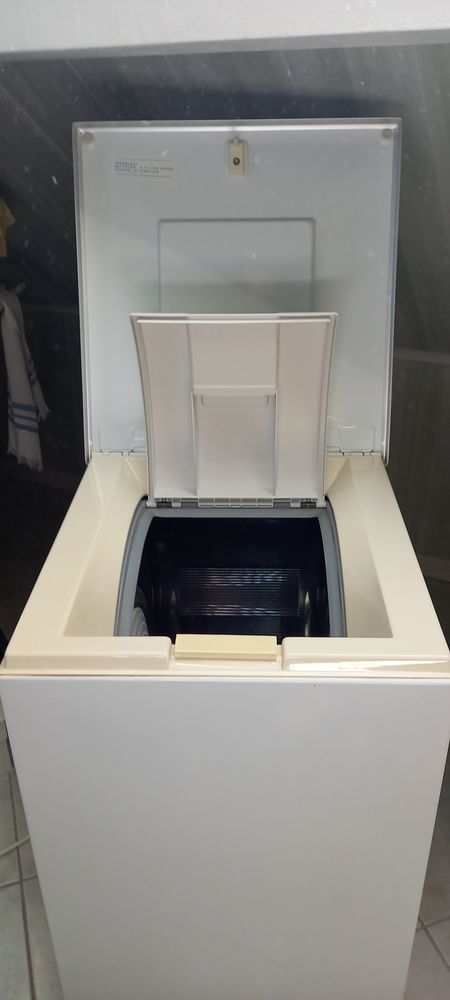 SECHE-LINGE NEUF THOMSON 200 �loie (90)