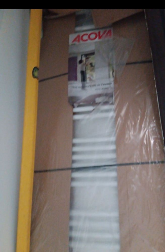 Seche serviette 
eau chaude 0 Bordeaux (33)