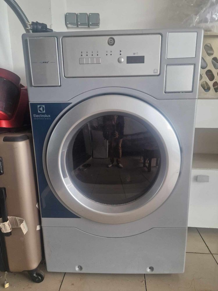 S�choir semi professionnel Electrolux My Pro 12 KG 817 Saint-Paul (97)