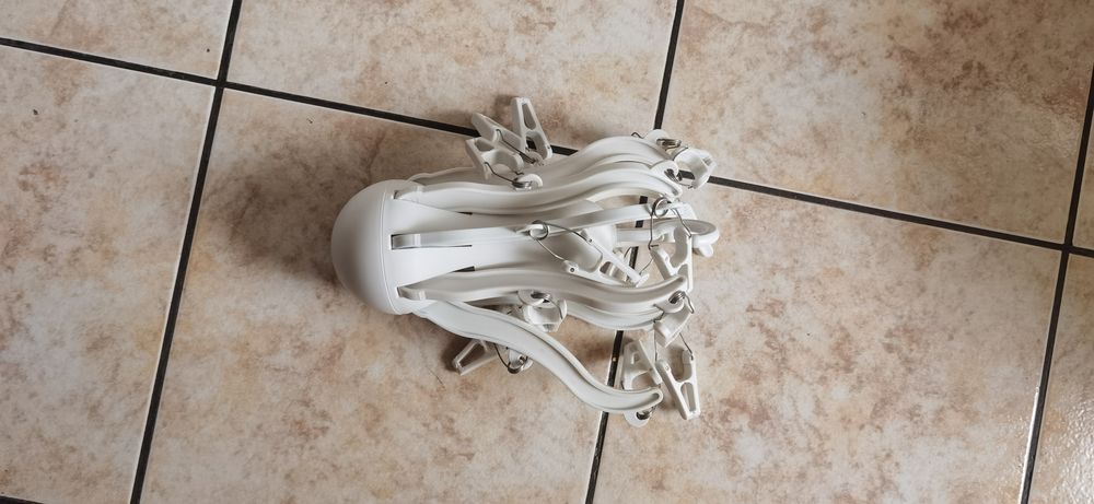 S�choir � suspendre + cintres pliant 5 Dijon (21)