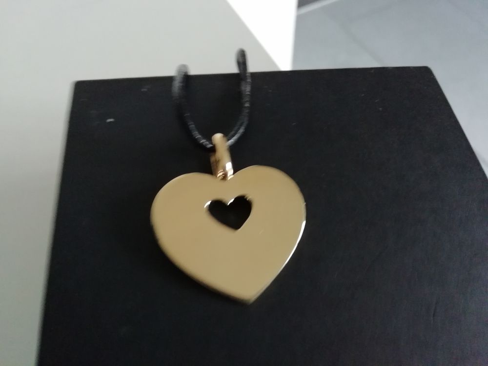 C?ur secret '' POIRAY'' 650 Brunoy (91)