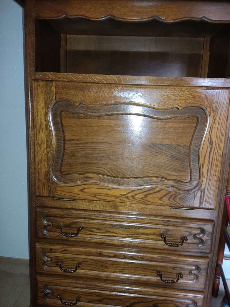 un secr�taire � cl� 
20Euros 20 Metz (57)