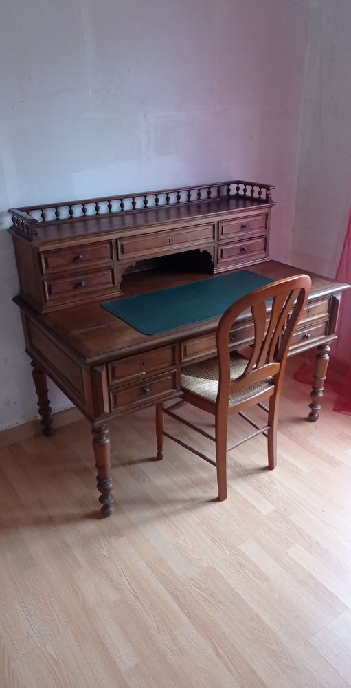 Secr�taire ancien 150 Pont-du-Casse (47)