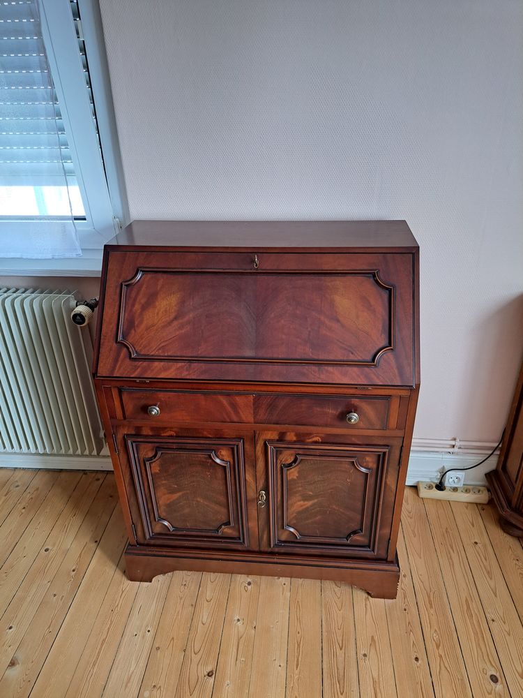 SECRETAIRE EN BOIS MASSIF et SON FAUTEUIL 600 Mundolsheim (67)
