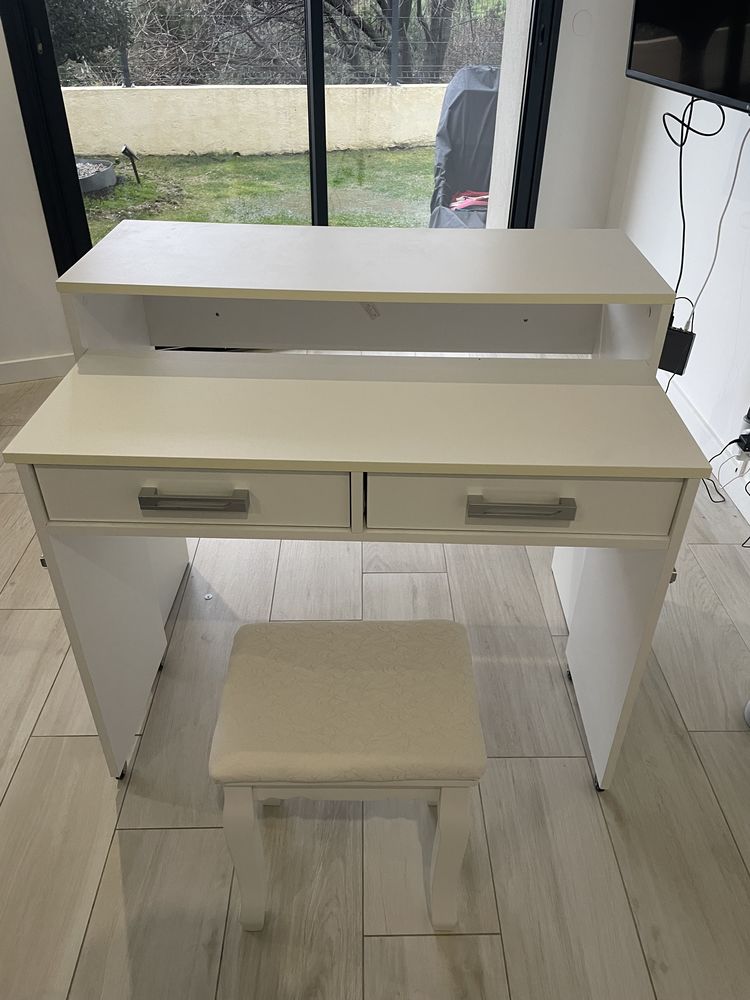 Secr�taire de bureau blanc avec tabouret 70 La Gaude (06)