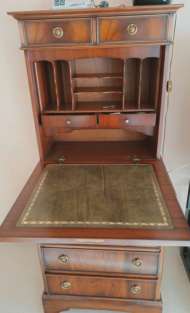 Secr�taire style Anglais 850 Lyon 3 (69)